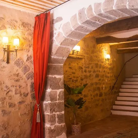 Maison Bacchus بيت للعطل *